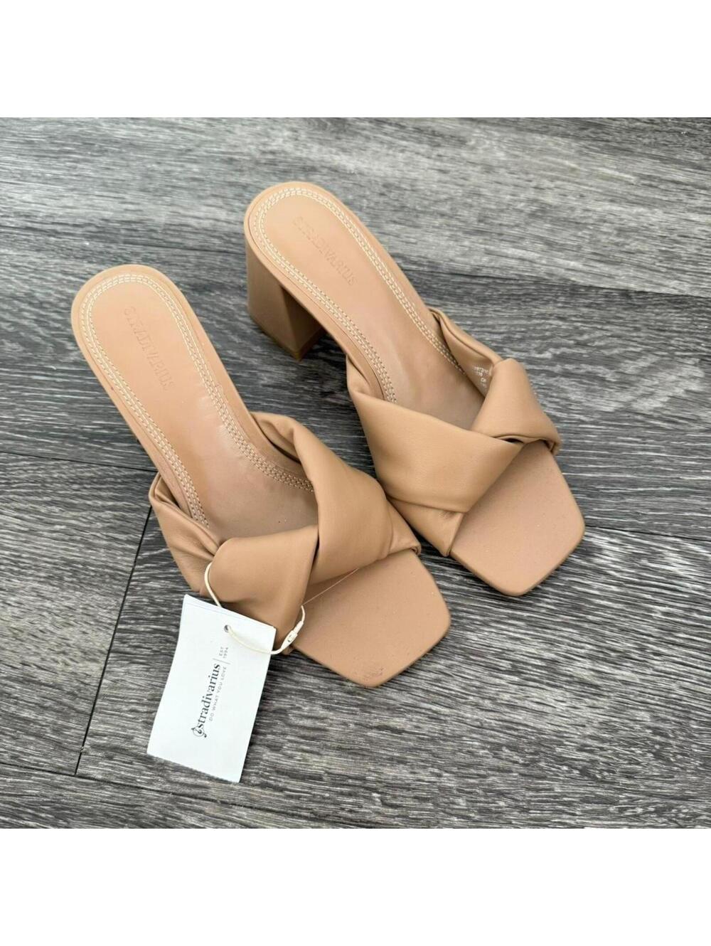 NWT Stradivarius Twisted Strap Block Heel Sandals